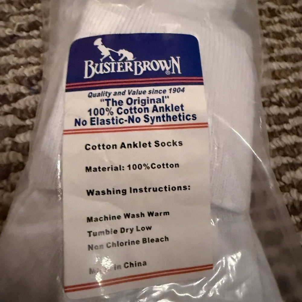 BUSTER BROWN 